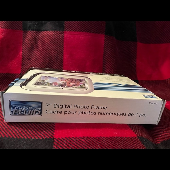 7 inch digital photo frame - Picture 3 of 6
